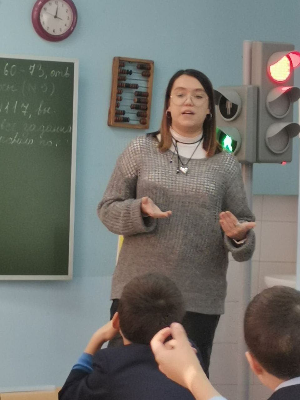 Алина Владимировна (ДТДМ) в гостях у юидовцев 4 класса.